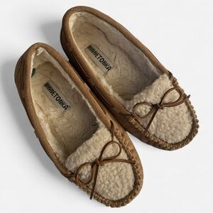 Minnetonka Brown and Cream Women's Slippers